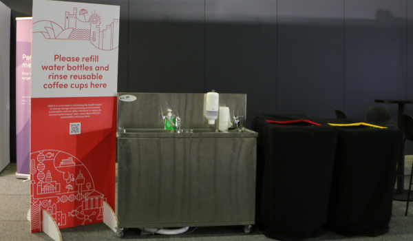 e Australian and New<br />
Zealand College of Anaesthetists (ANZCA) 2023 water station in ICC Sydney's Exhibition Centre.