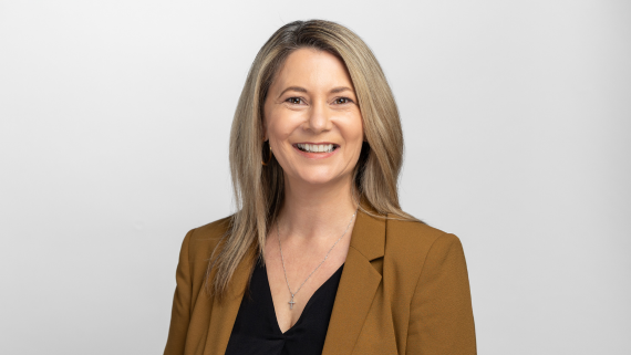 Jenny Verus headshot